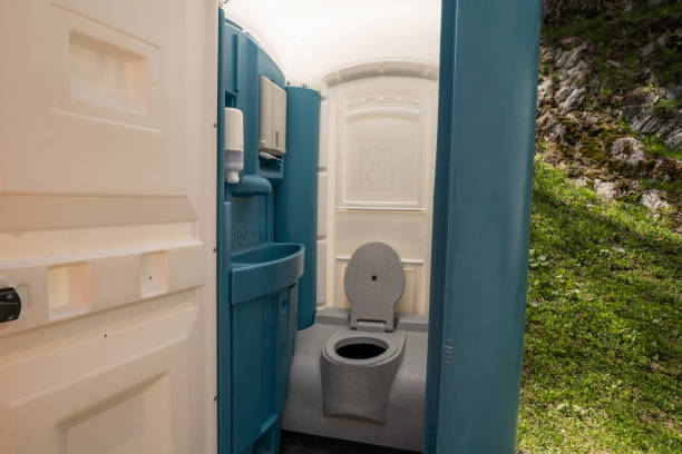 Types of Portable Toilets We Offer in Benbrook, TX