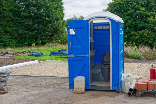 Best VIP or Luxury Restroom Trailers  in Benbrook, TX